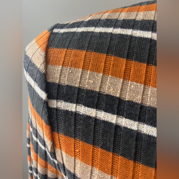 EUC Gaze USA brand striped long sleeved crop top- orange and gold- size small - Picture 5 of 10